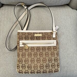 Michael Kors Crossbody Purse Cream/Tan